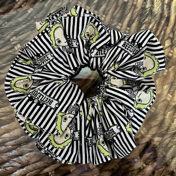 Bettle Juice Halloween Handmade Scrunchie-New! - Picture 1 of 2